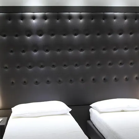 Om Palace 3*